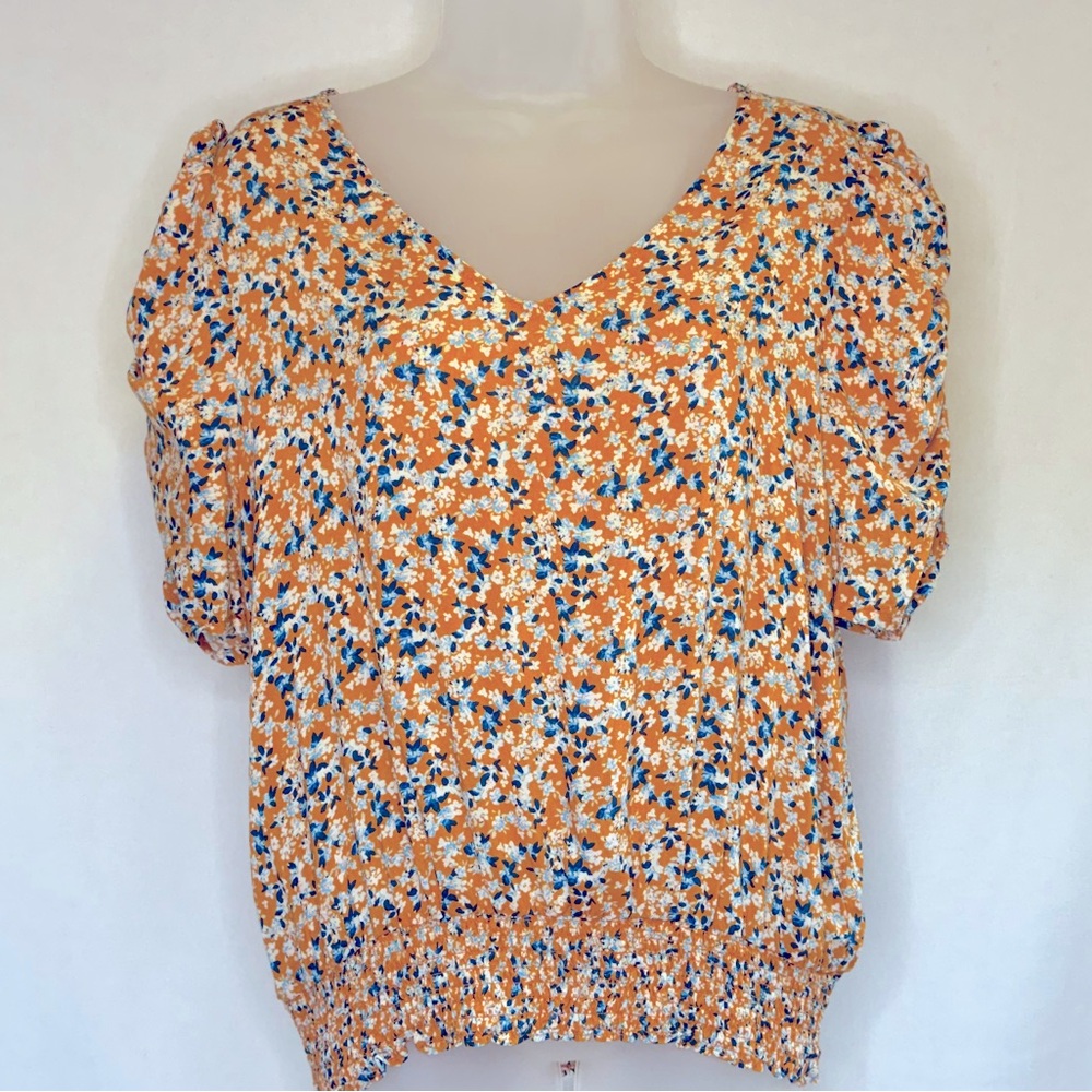 Rose & Olive ruched short sleeve blouse